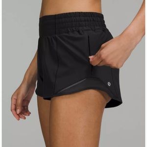 lululemon Hotty Hot High-Rise Lined Short 2.5"